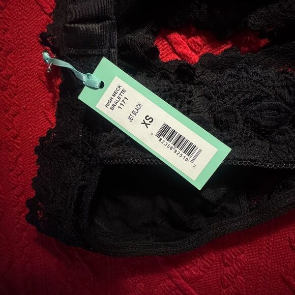 Black Lace Racerback Bralette - Picture 2 of 6